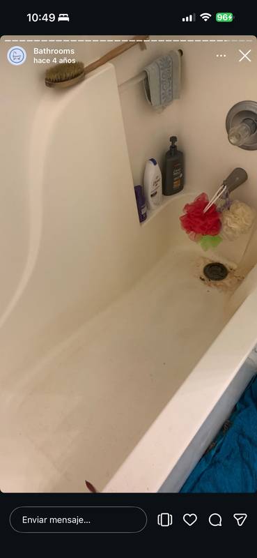 Bathroom before cleaning